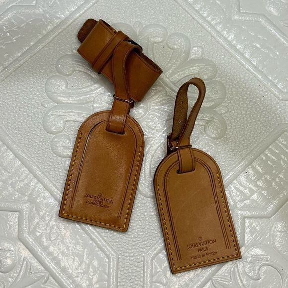 VintageโLOUIS VUITTON
Vachetta Luggage Tags w/ Keepall Strap Holders - Picture 2 of 7
